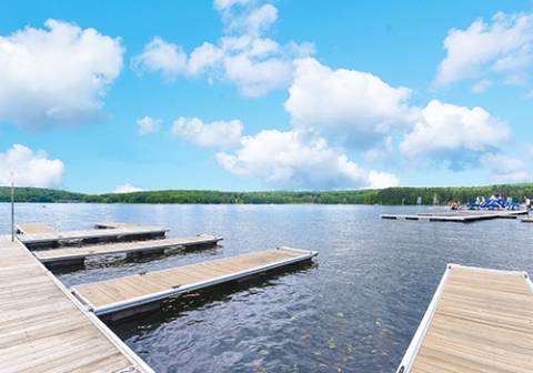 Will O' The Wisp Lakefront Luxury Hotel